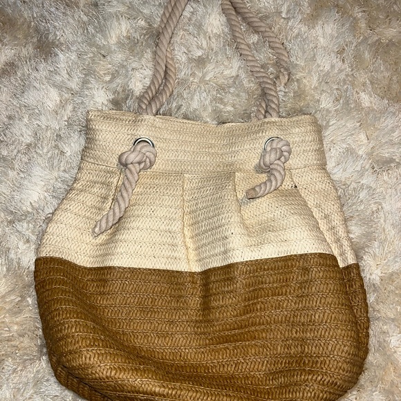 Purse - Picture 2 of 9